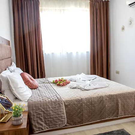 Location Miraj Deluxe Two-bedroom Saints Constantine and Helena